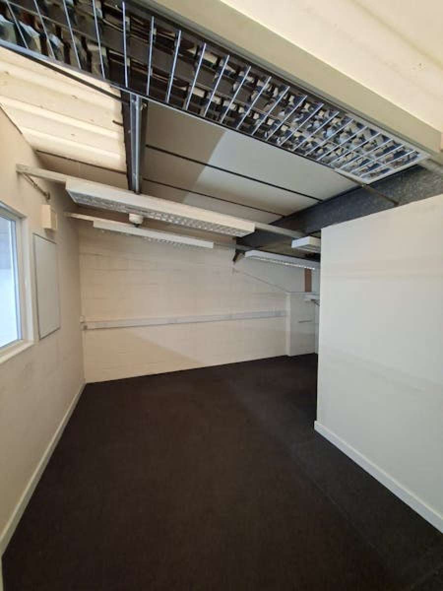 Industrial Unit in Sutton-in-Ashfield - photo 4