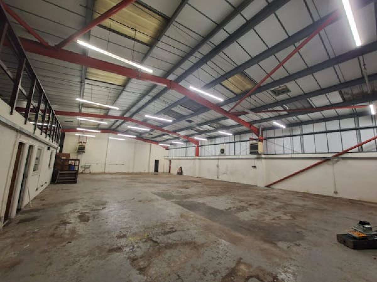 Industrial Unit in Sutton In Ashfield - photo 2