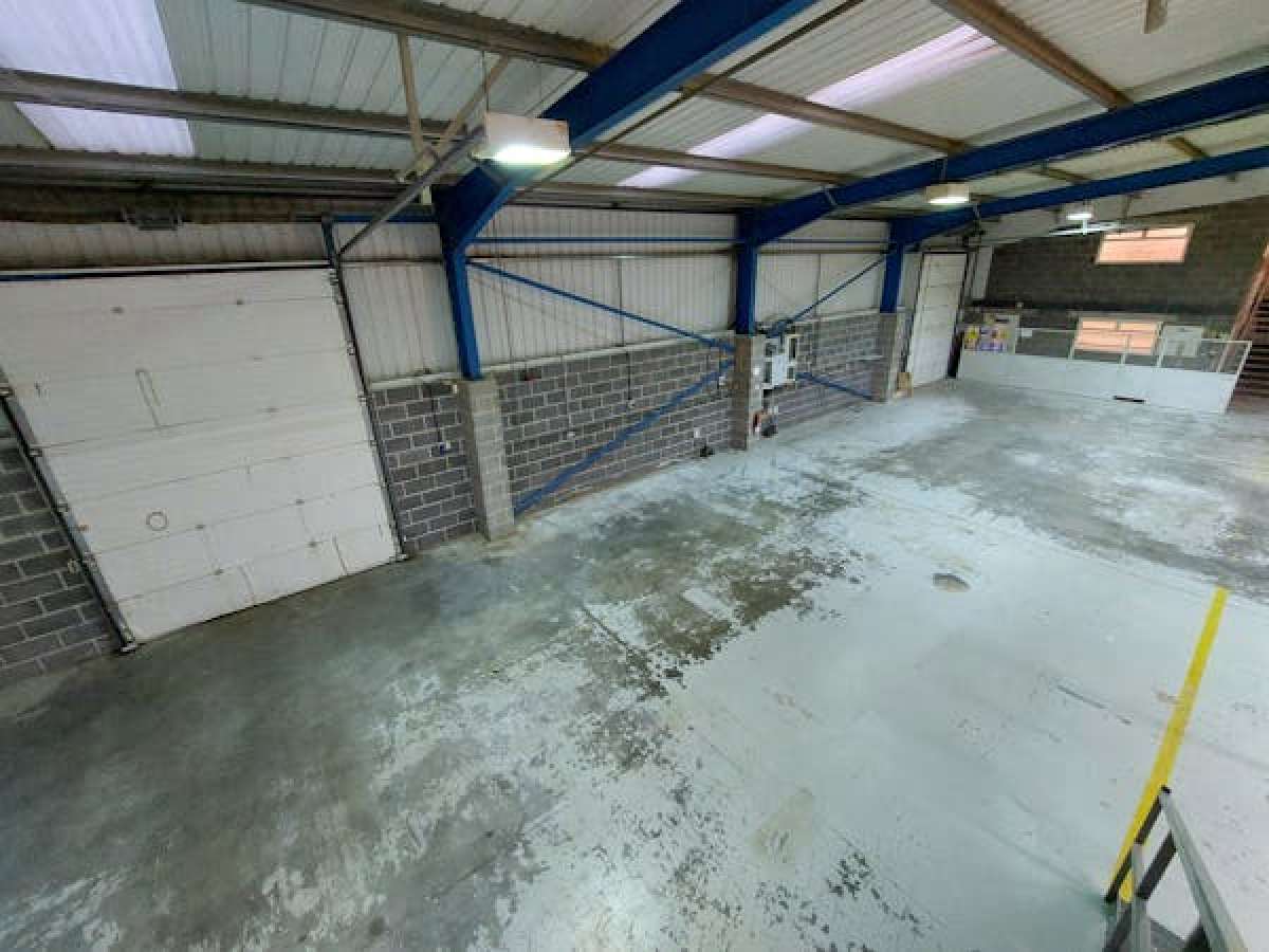 Industrial Unit in Newark - photo 4