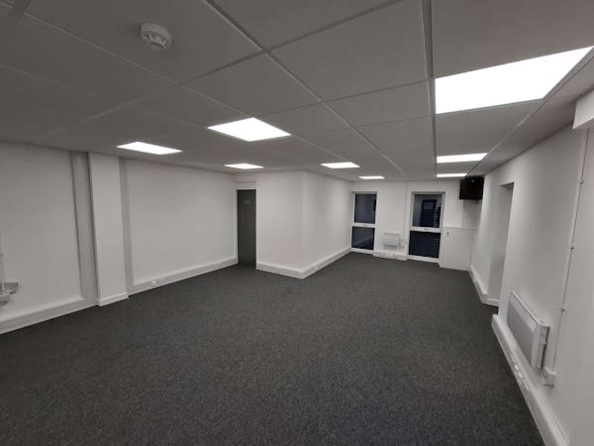 Industrial Unit in Brierley Hill - photo 3