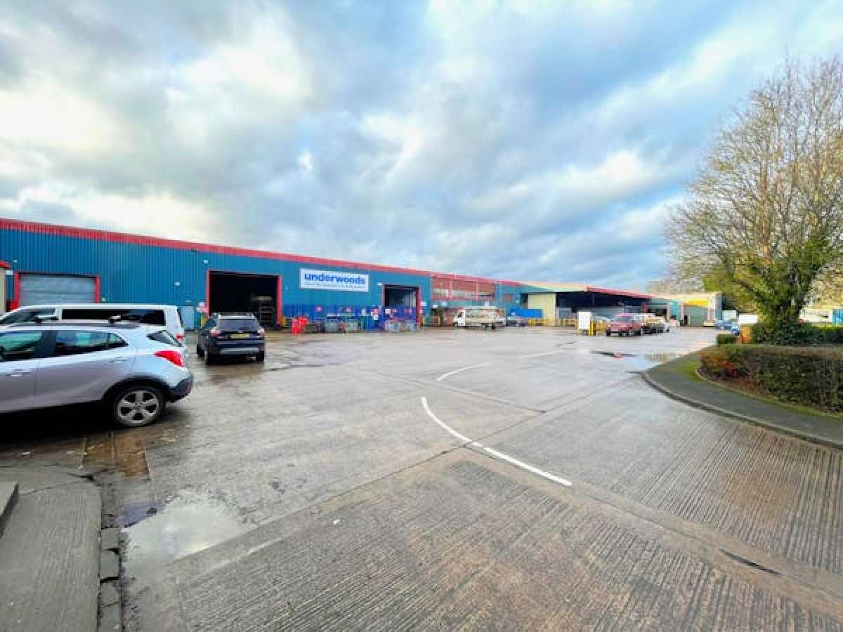 Industrial Unit in Worcester - photo 2