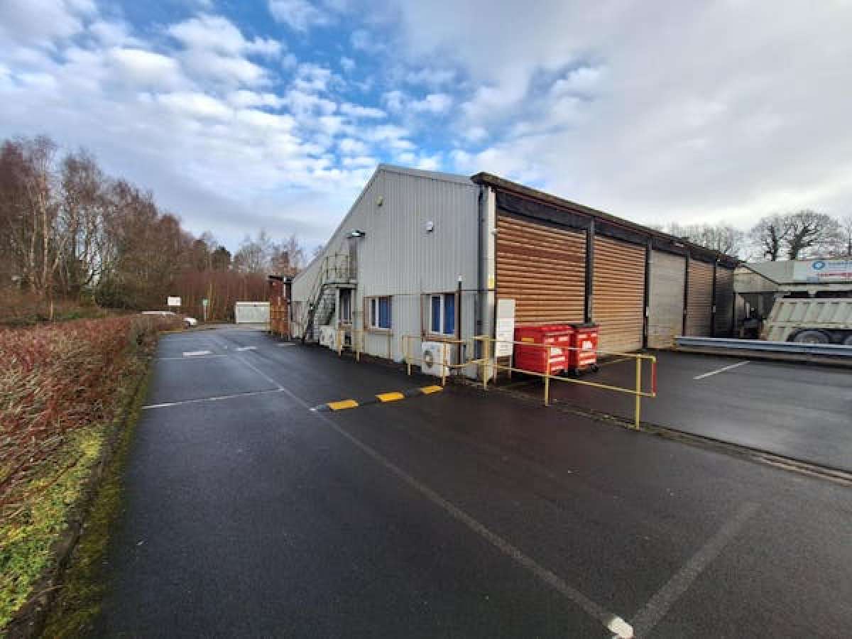 Industrial Unit in Macclesfield - photo 2