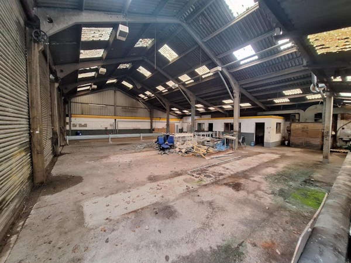 Industrial Unit in Macclesfield - photo 4