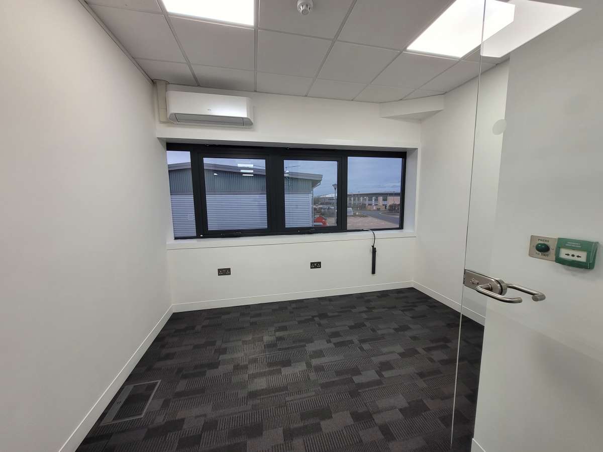 Industrial Unit in Swavesey - photo 3