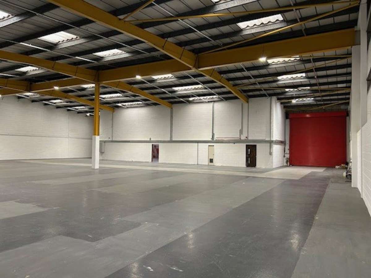 Industrial Unit in London - photo 2