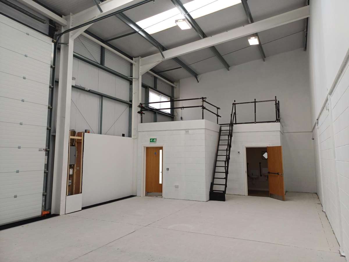 Industrial Unit in Peterborough - photo 3