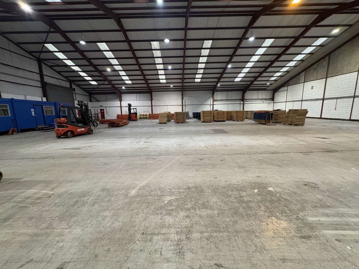 Industrial Unit in Southampton - photo 4