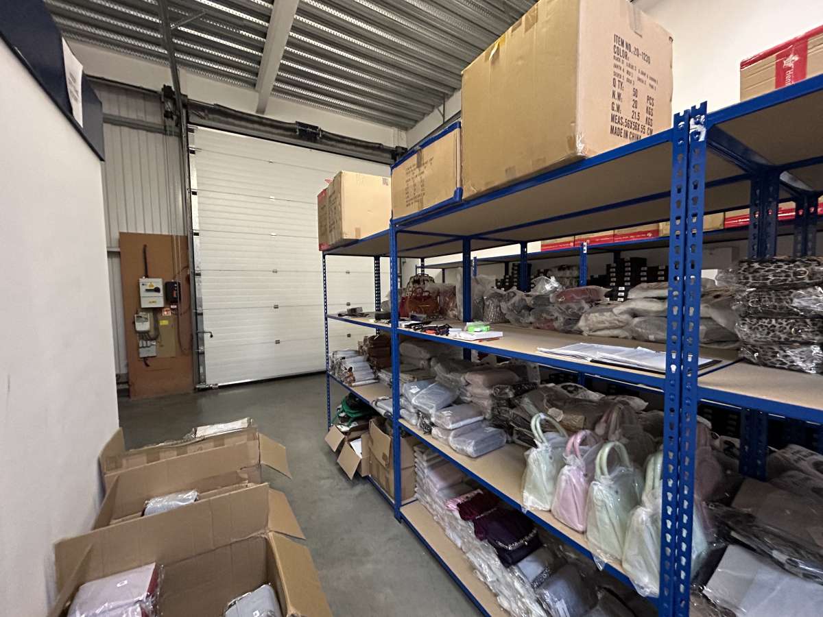 Industrial Unit in Trafford Park - photo 3