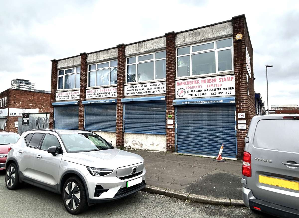 Industrial Unit in Manchester - photo 2