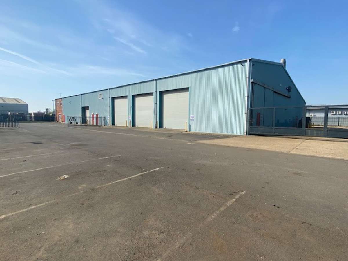 Industrial Unit in March - photo 2