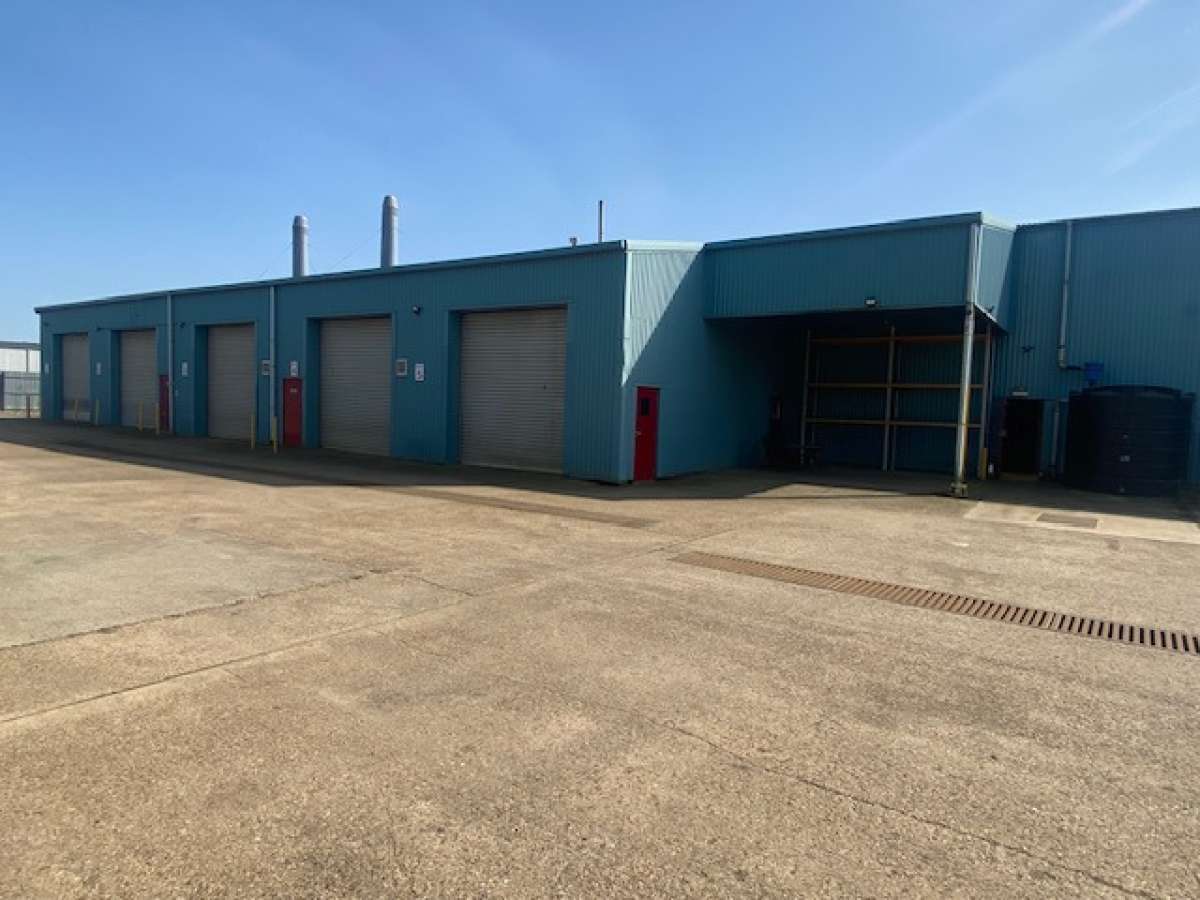 Industrial Unit in March - photo 3