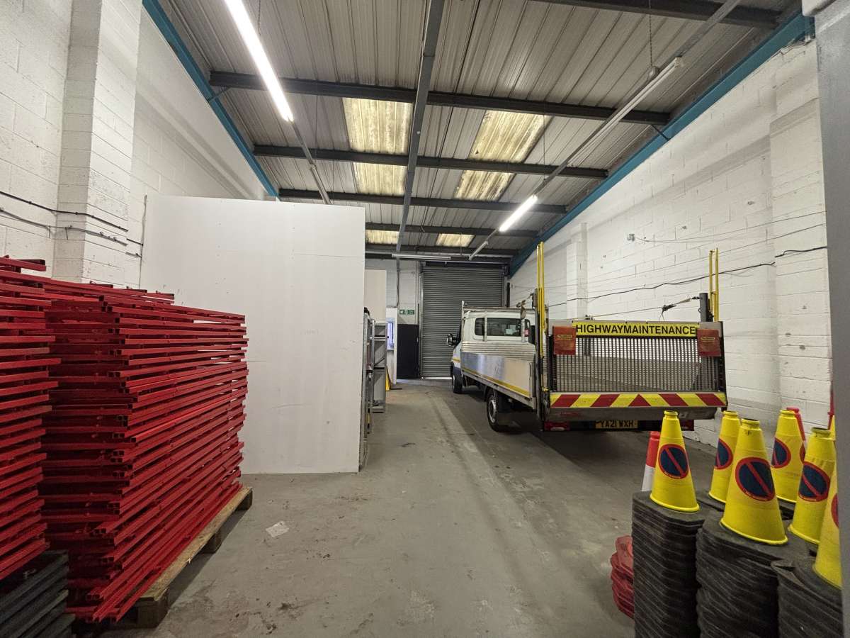 Industrial Unit in Bailiff Bridge - photo 3