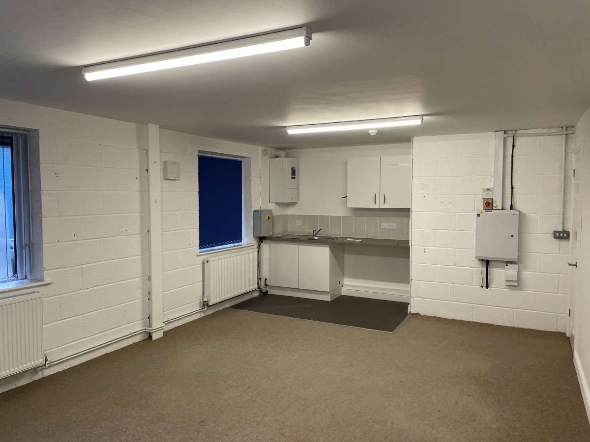 Industrial Unit in Bristol - photo 3