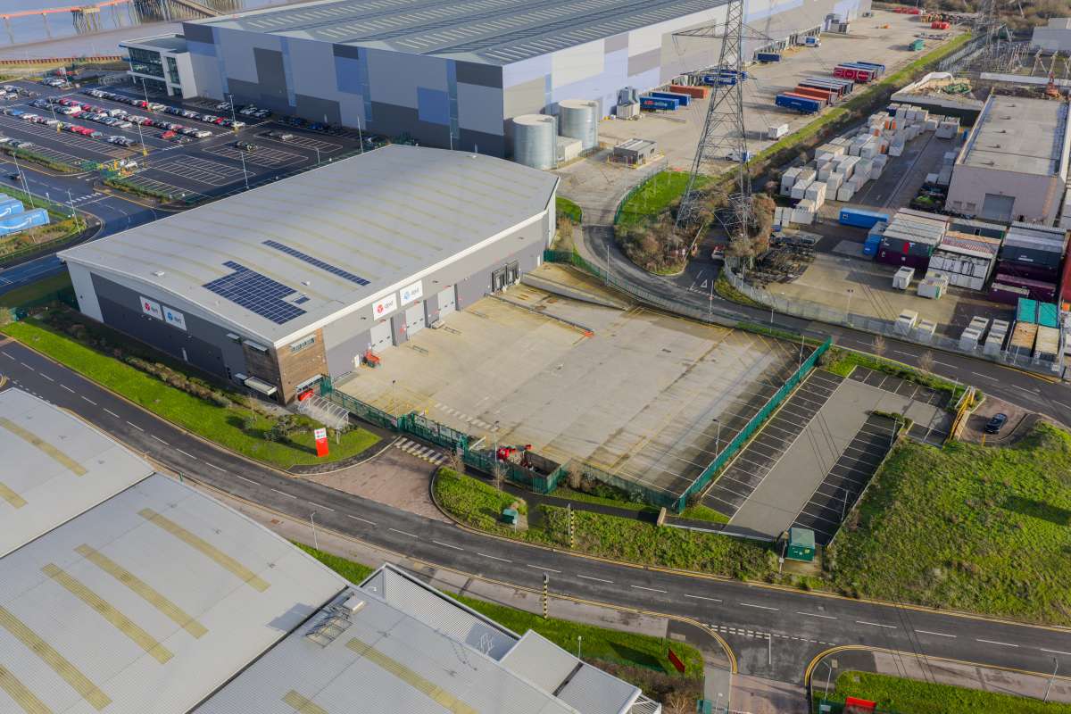 Industrial Unit in Dartford - photo 2