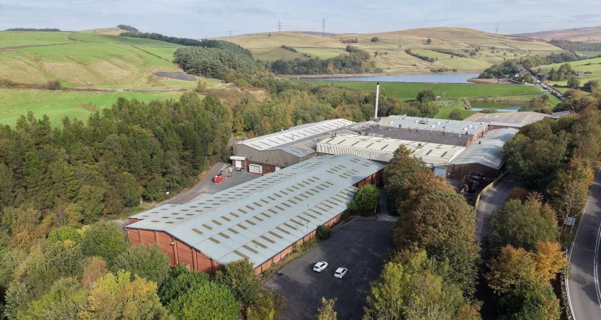 Industrial Unit in Newhey - photo 2