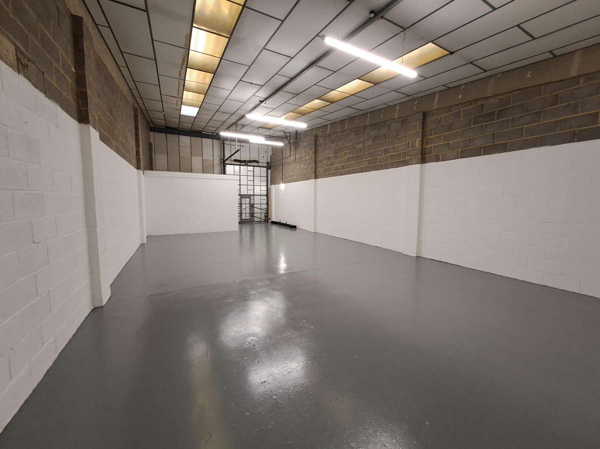 Industrial Unit in St. Albans - photo 2