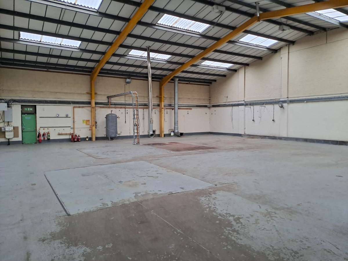Industrial Unit in Brunswick Village - photo 3
