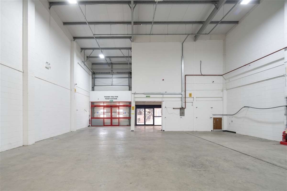 Industrial Unit in Croydon - photo 3