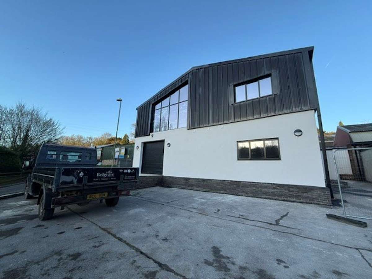 Industrial Unit in Horndean - photo 2