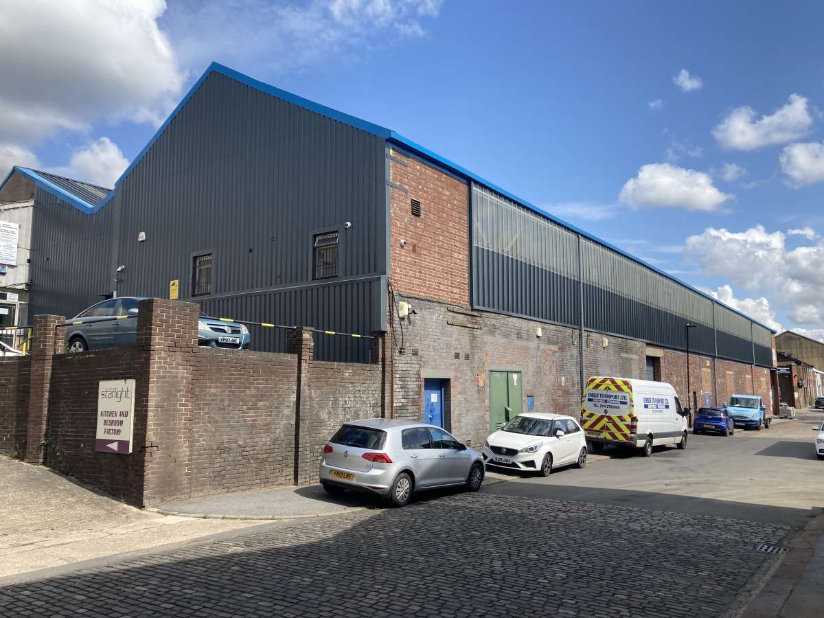 Industrial Unit in Sheffield - photo 3