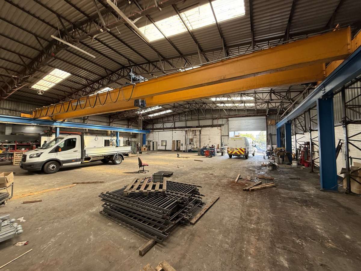 Industrial Unit in Stockport - photo 4