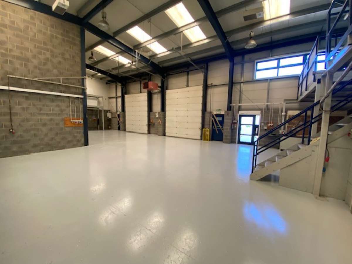 Industrial Unit in Huntingdon - photo 3