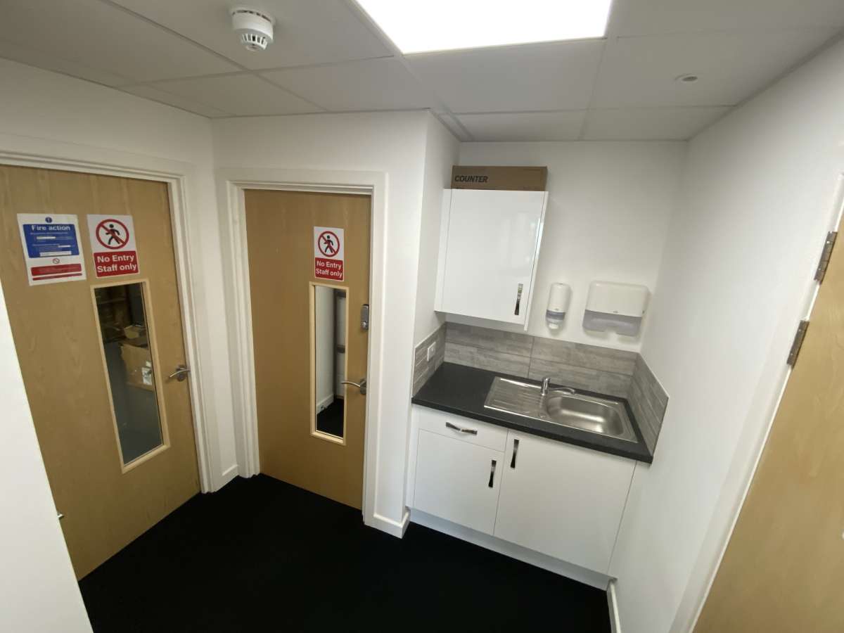 Industrial Unit in Plymouth - photo 3