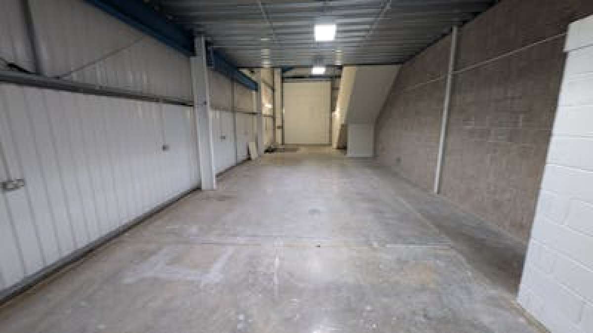 Industrial Unit in Lymington - photo 3
