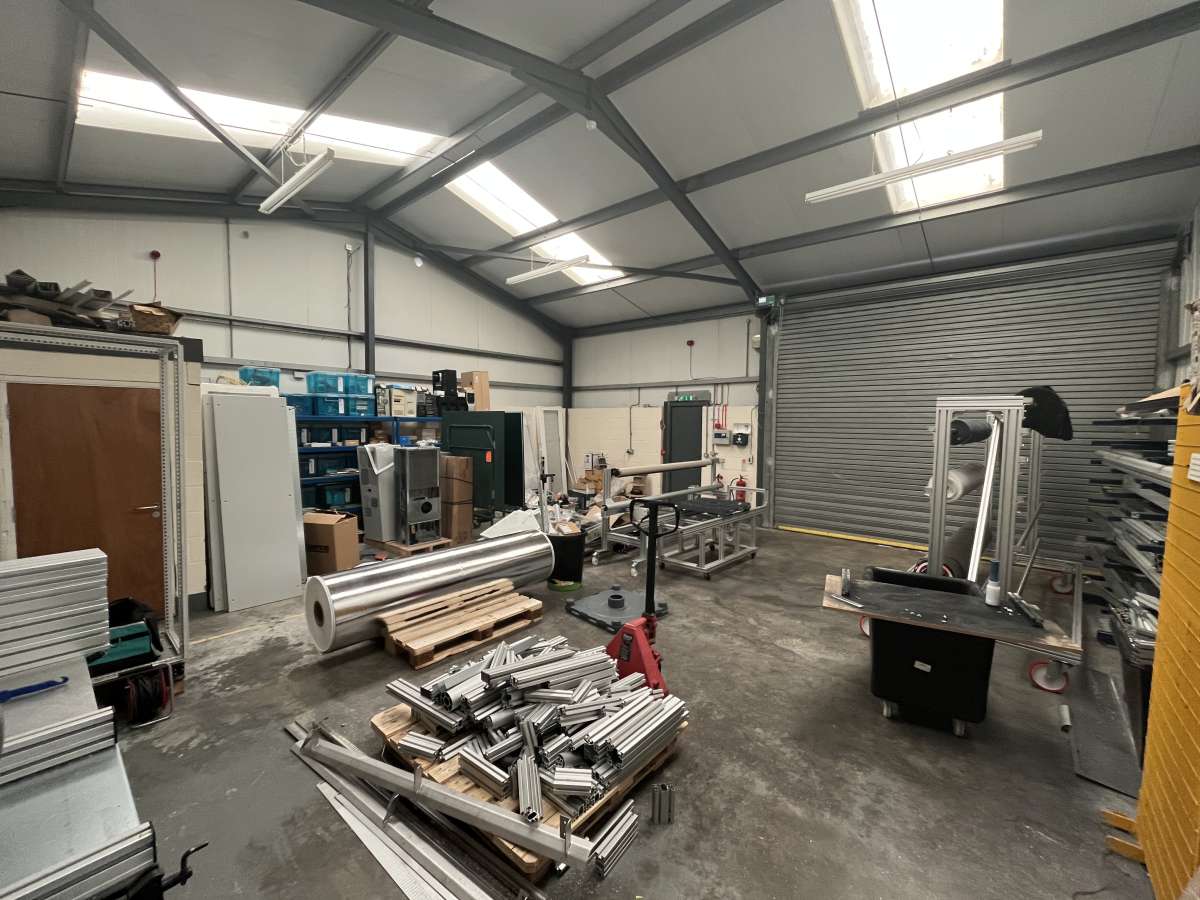 Industrial Unit in Wistow Road - photo 4