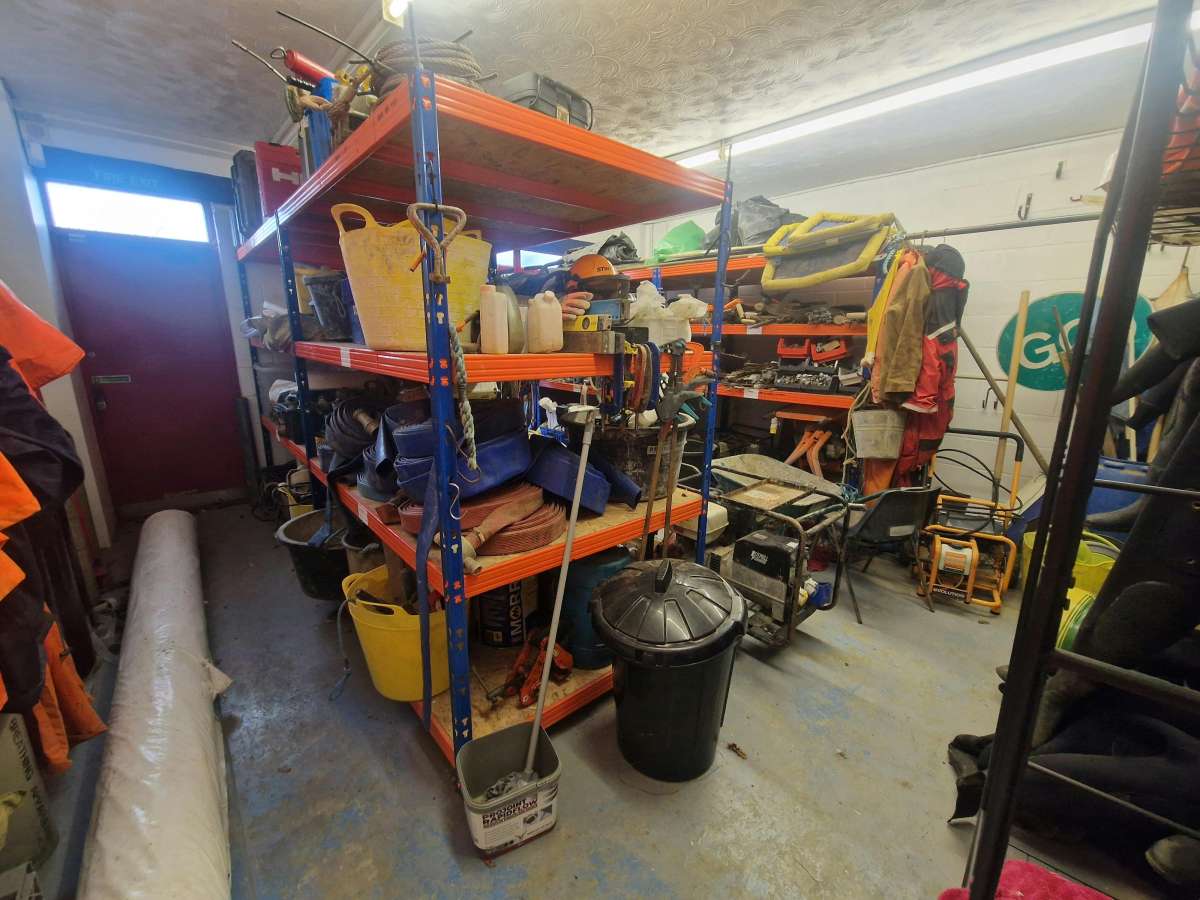 Industrial Unit in Waterlooville - photo 4