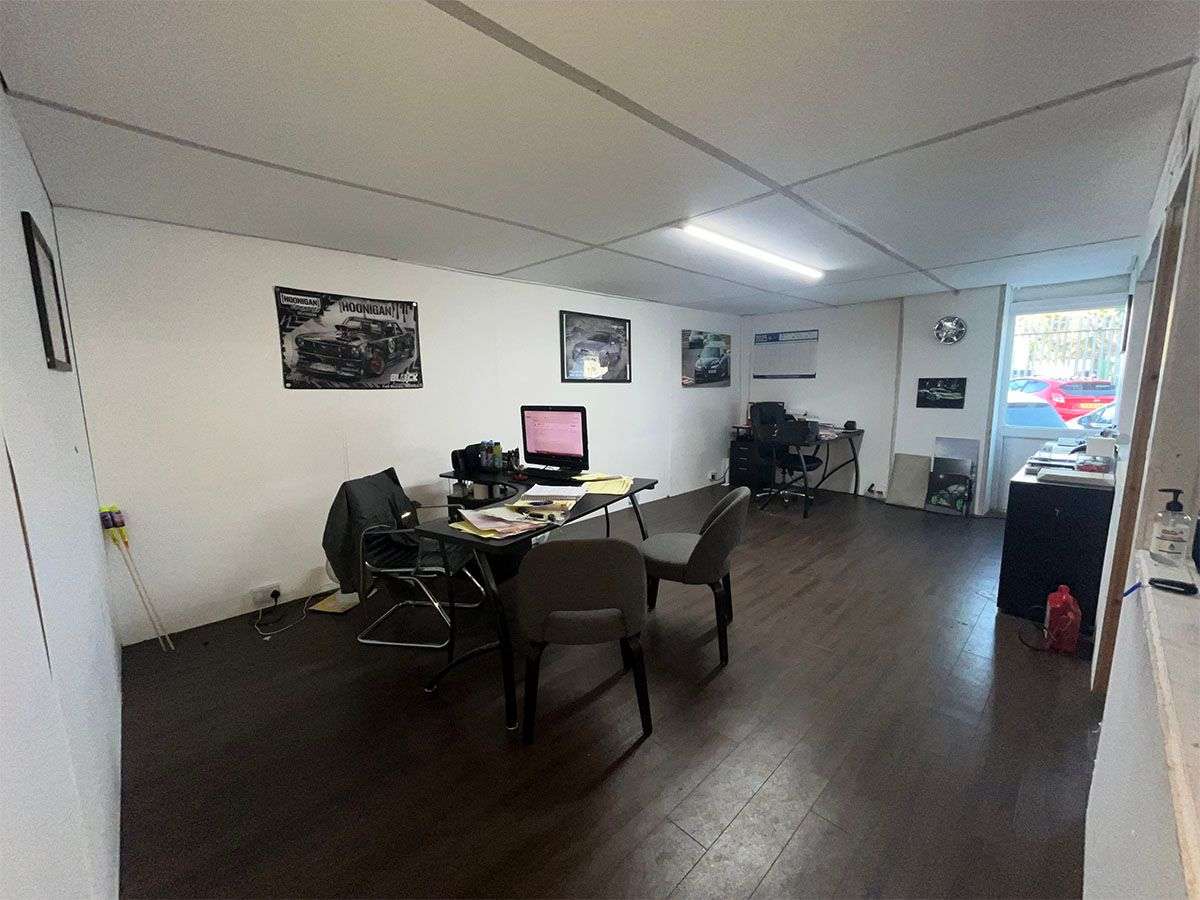 Industrial Unit in Liverpool - photo 3