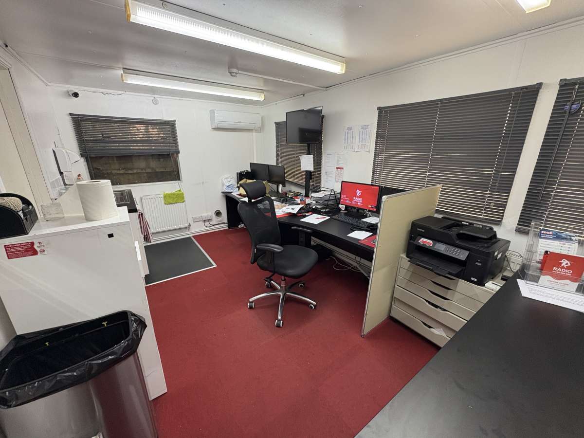 Industrial Unit in Southampton - photo 4