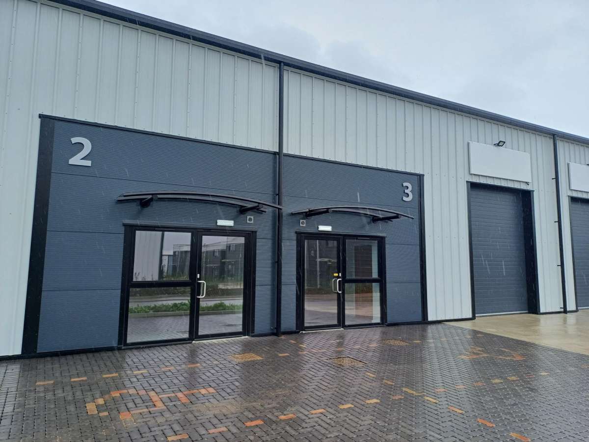 Industrial Unit in Peterborough - photo 2