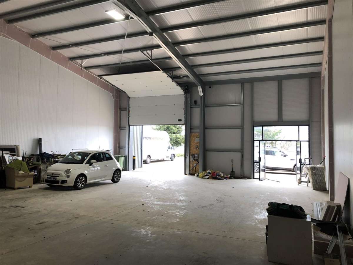 Industrial Unit in Stamford - photo 3