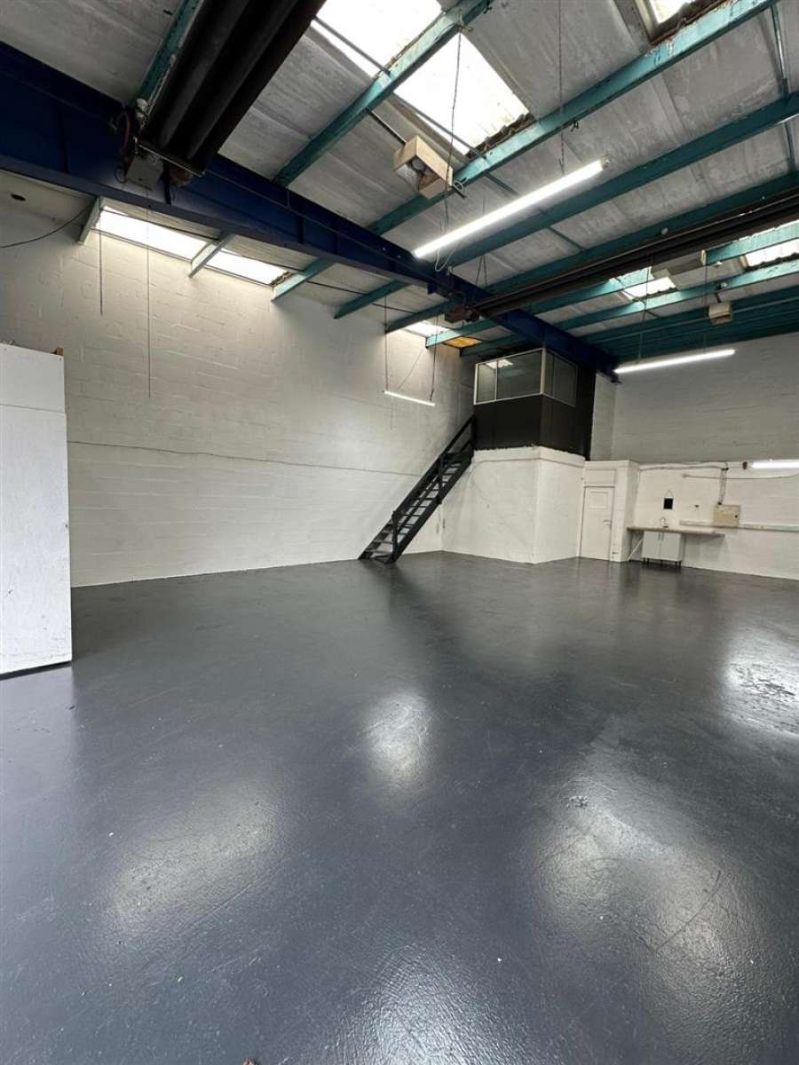 Industrial Unit in Sheffield - photo 3