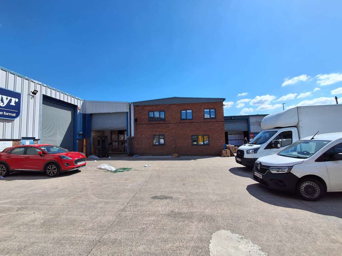 Industrial Unit in South Kirkby - photo 3