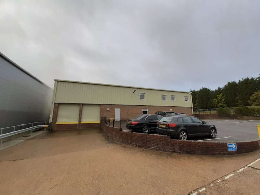 Industrial Unit in Slinfold - photo 3