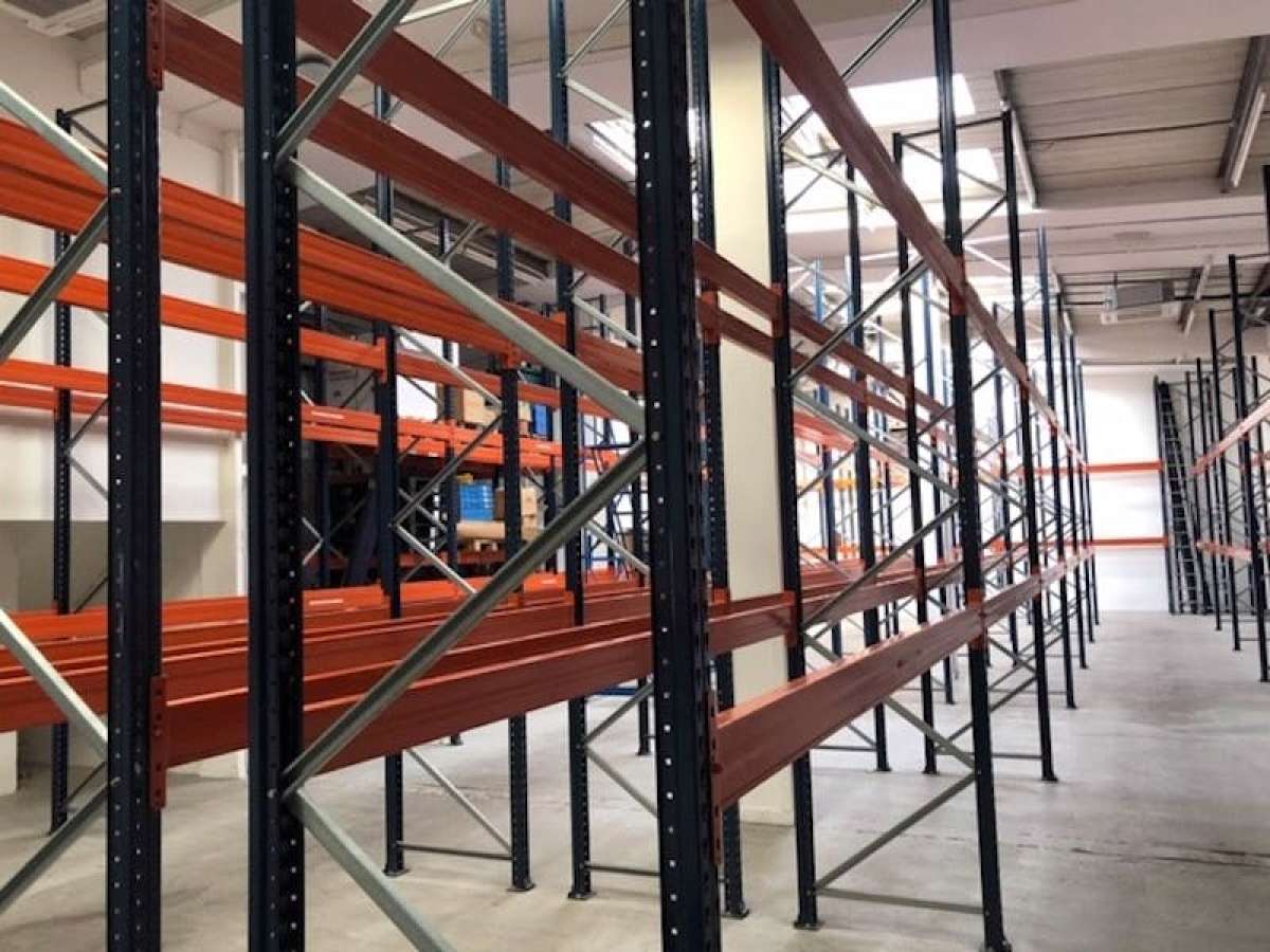 Industrial Unit in Woking - photo 2