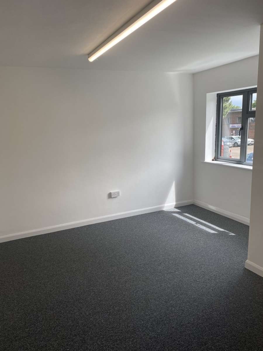 Industrial Unit in Bilston - photo 4