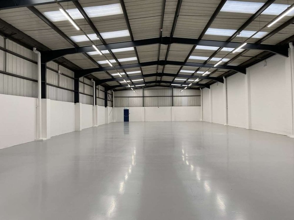 Industrial Unit in Wolverhampton - photo 2