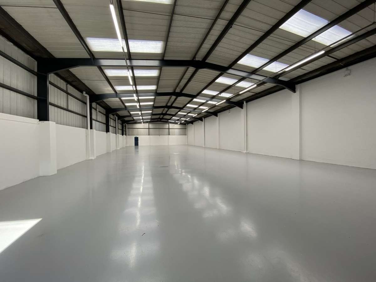 Industrial Unit in Wolverhampton - photo 3