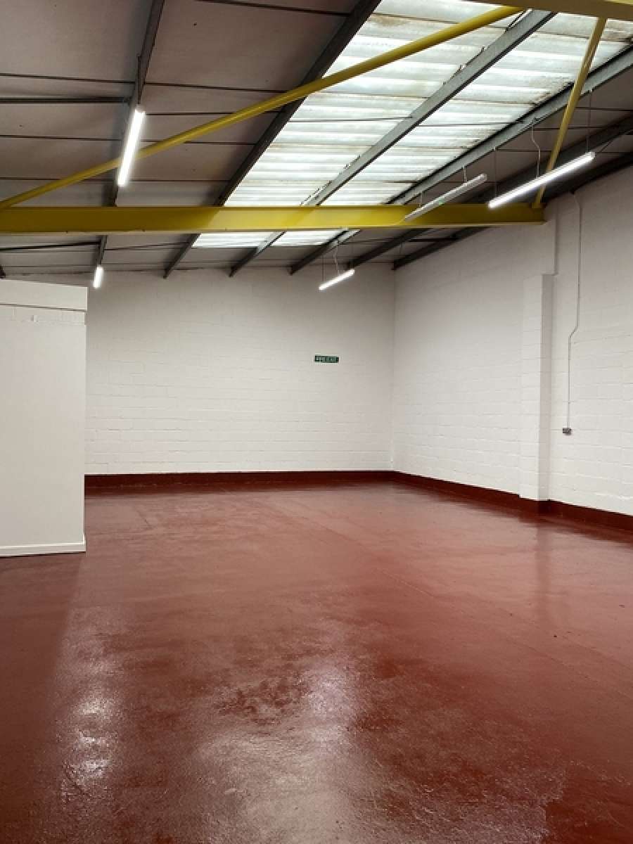 Industrial Unit in Brierley Hill - photo 2