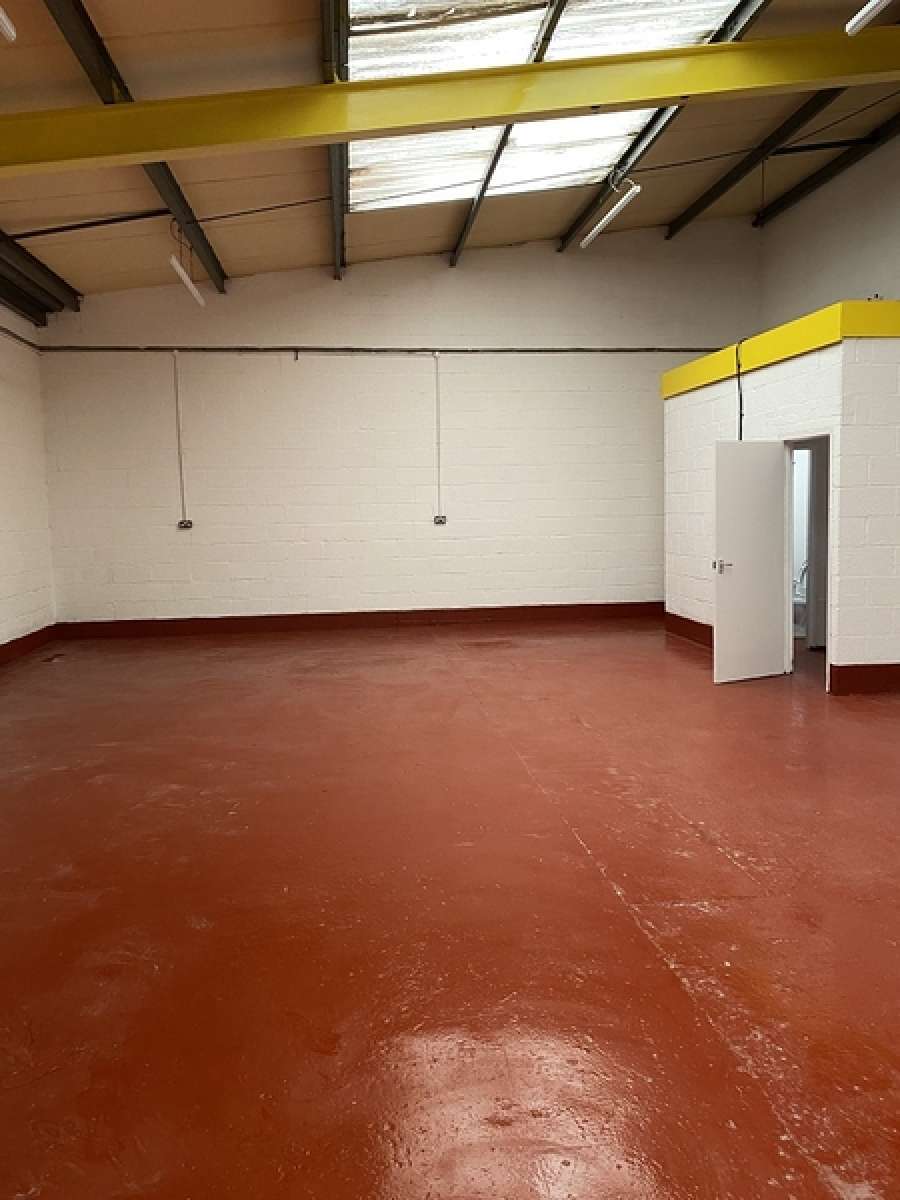 Industrial Unit in Brierley Hill - photo 4