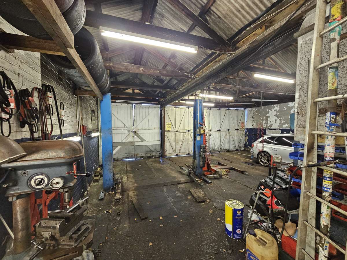 Industrial Unit in Rochester - photo 2