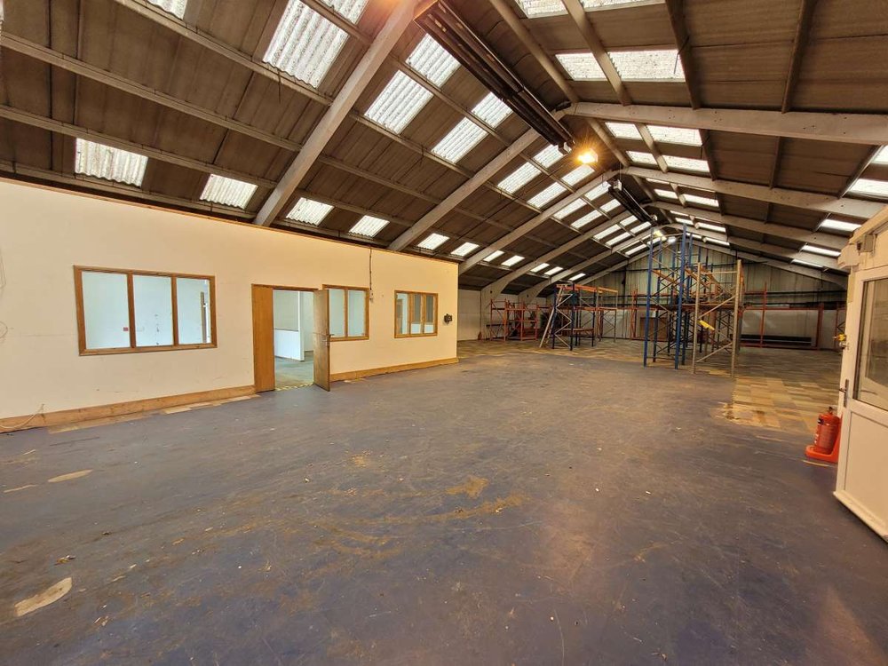 Industrial Unit in St Neots - photo 2