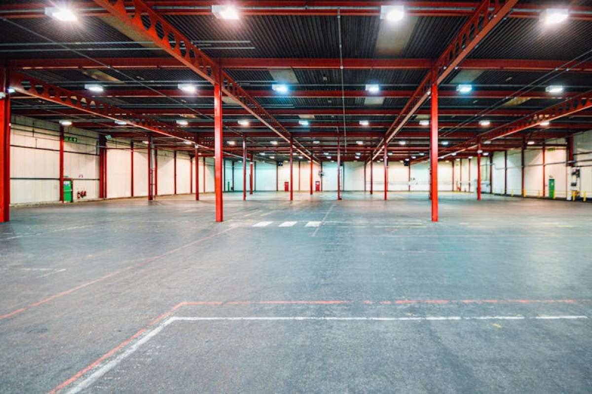 Industrial Unit in Ferndown - photo 4