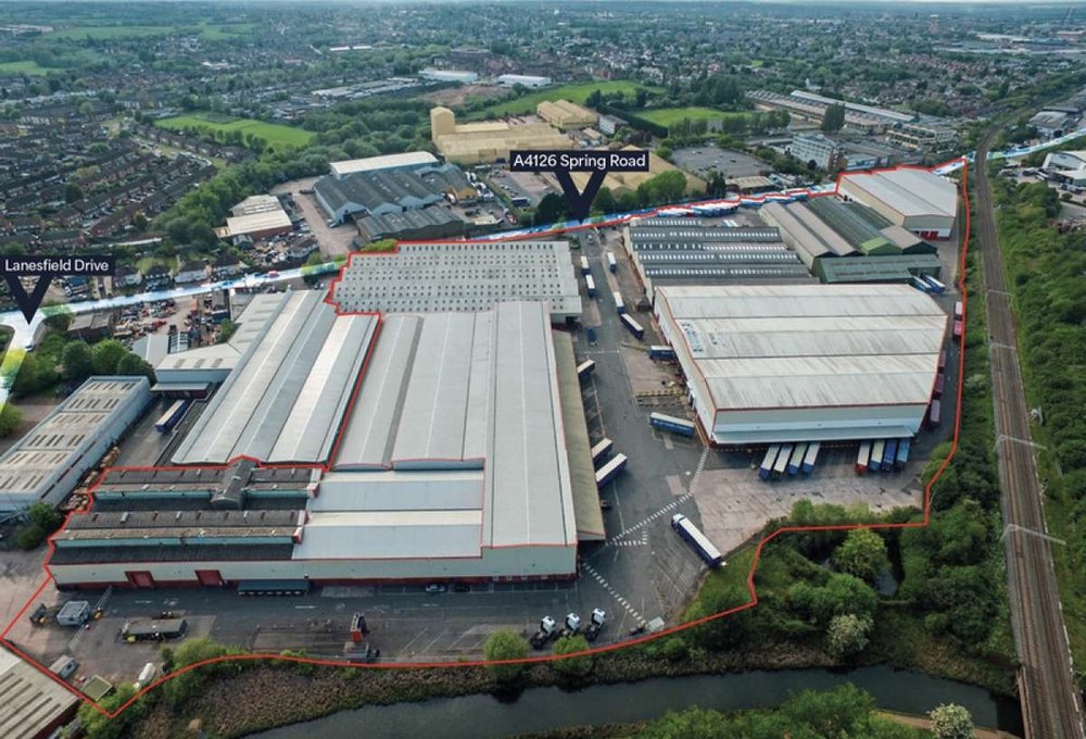 Industrial Unit in Wolverhampton - photo 2