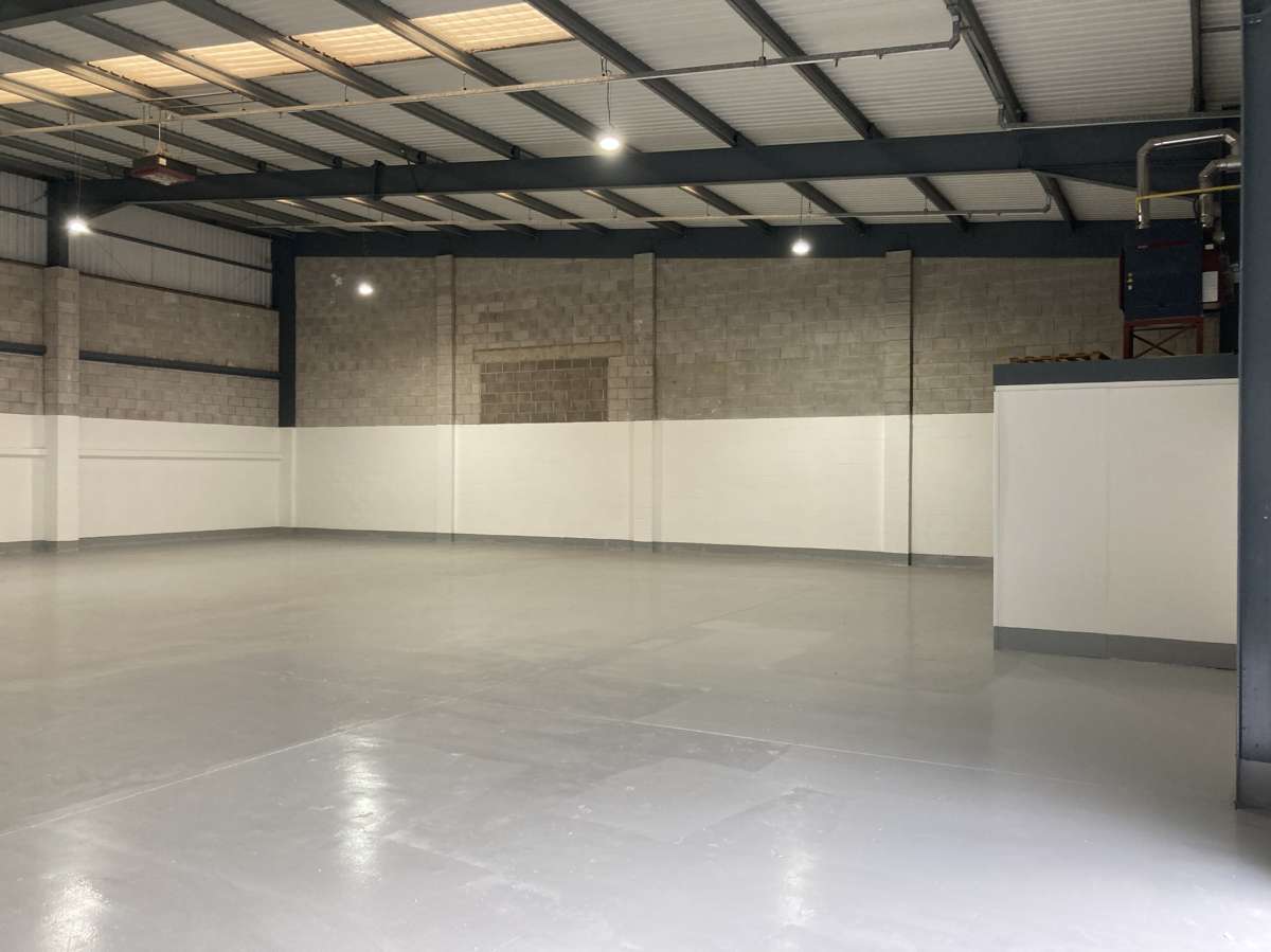 Industrial Unit in Bootle - photo 2