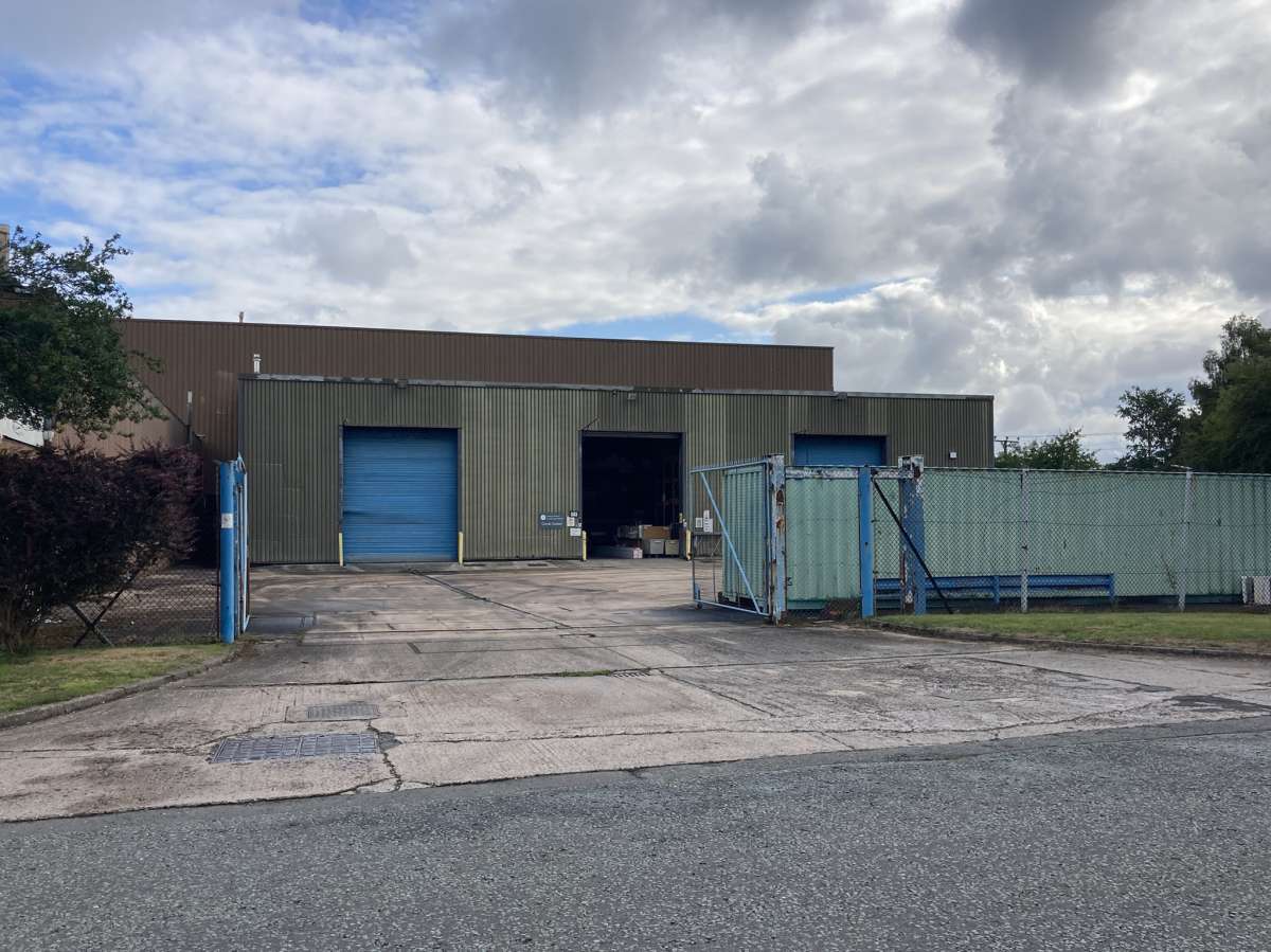Industrial Unit in St Helens - photo 2