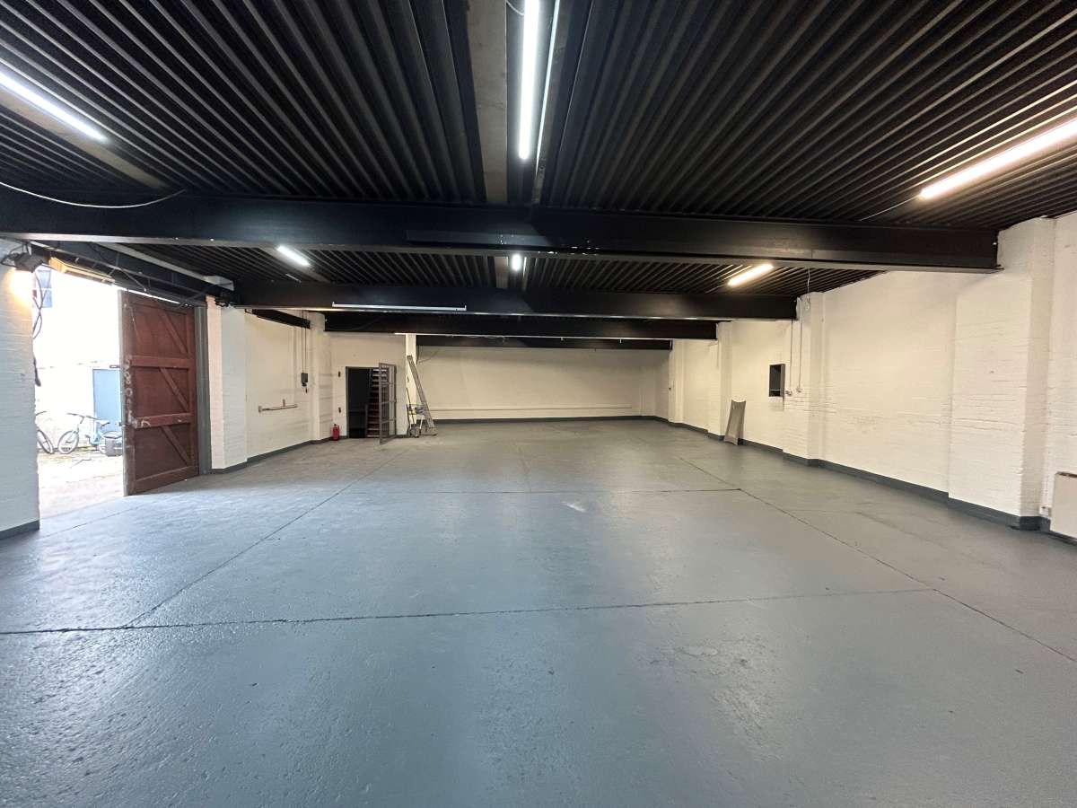 Industrial Unit in Leicester - photo 2